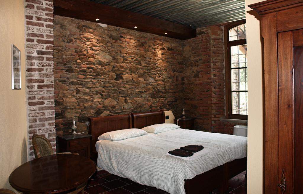 Villa Il Baco Da Seta Manta Zimmer foto