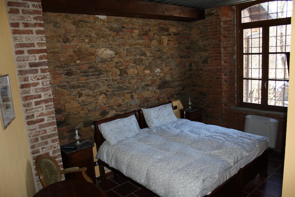 Villa Il Baco Da Seta Manta Zimmer foto