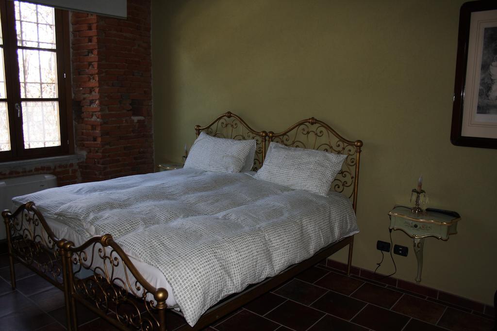 Villa Il Baco Da Seta Manta Zimmer foto