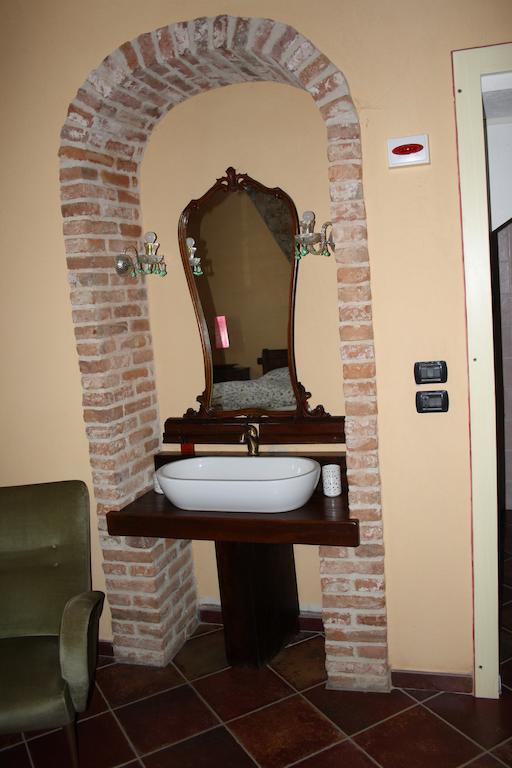Villa Il Baco Da Seta Manta Zimmer foto