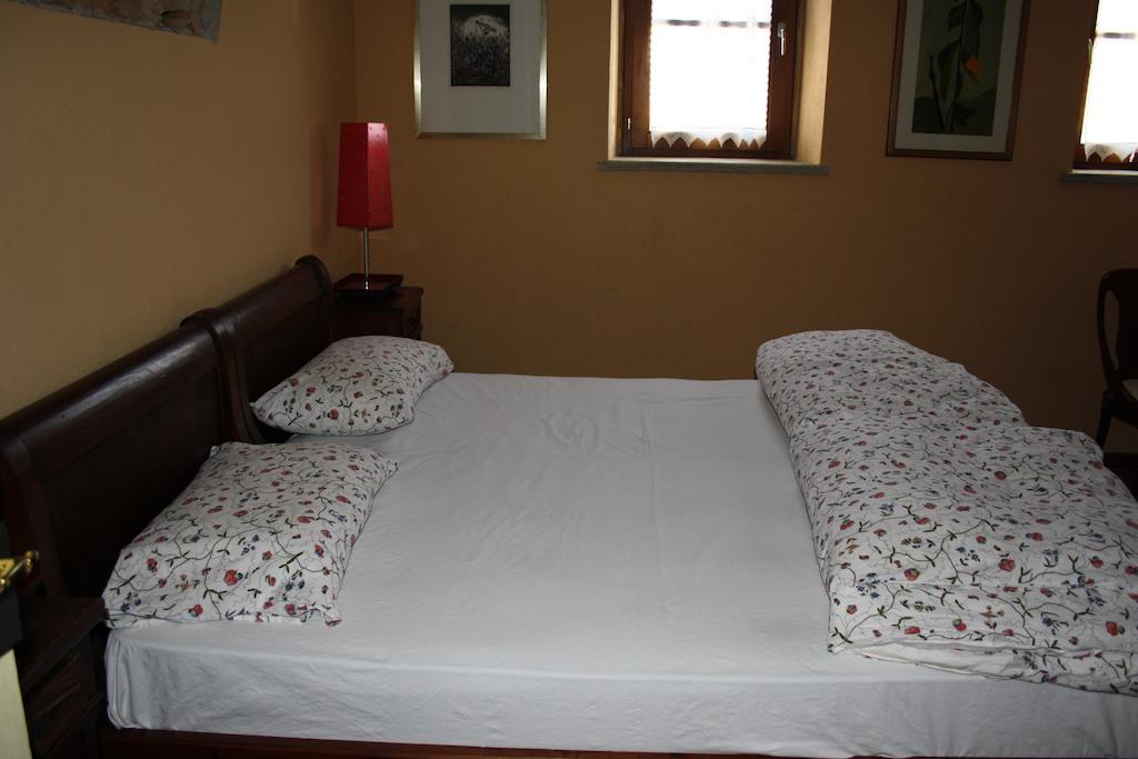 Villa Il Baco Da Seta Manta Zimmer foto